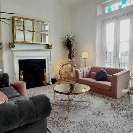 Elegant 5 Bed 4 Bath 'Vogue House' Parisian Style Home Margate Eksteriør bilde