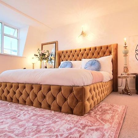 Elegant 5 Bed 4 Bath 'Vogue House' Parisian Style Home Margate Eksteriør bilde