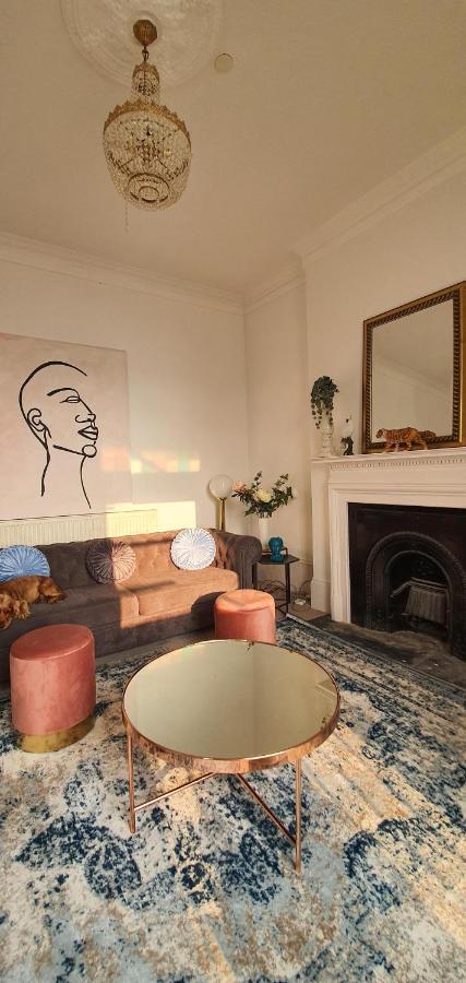 Elegant 5 Bed 4 Bath 'Vogue House' Parisian Style Home Margate Eksteriør bilde