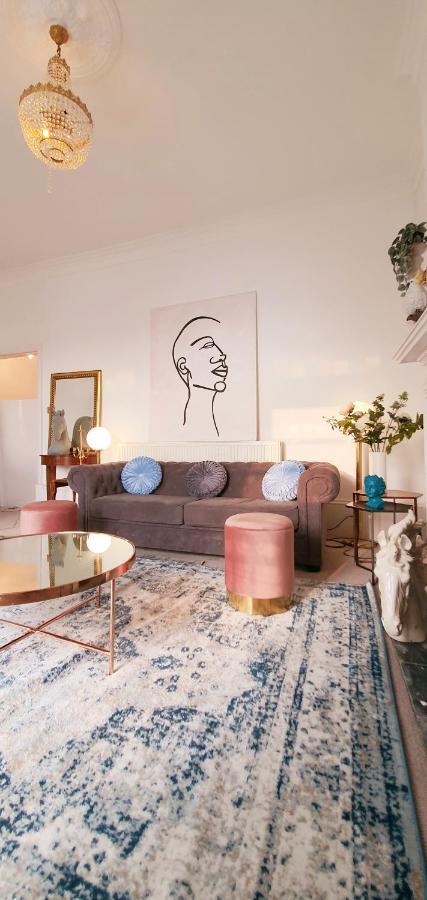 Elegant 5 Bed 4 Bath 'Vogue House' Parisian Style Home Margate Eksteriør bilde